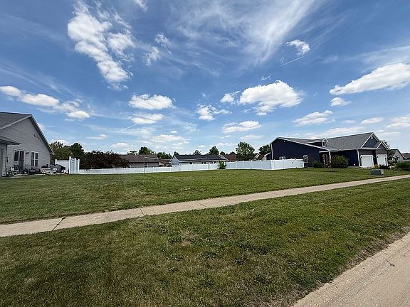 4th image of 1710/1712 Lexington Dr