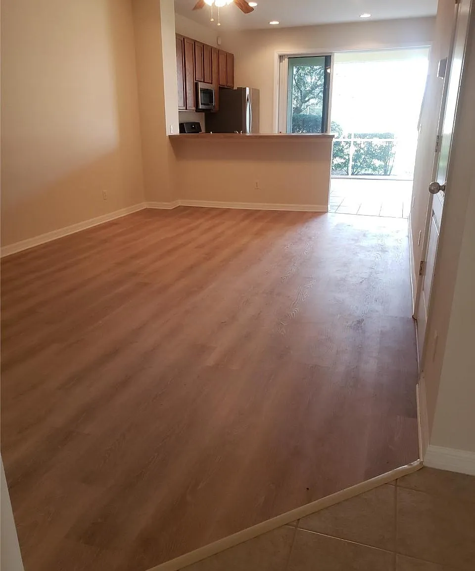 2 bed, 2.5 bath, 1268 sqft, $1,675 — Photo 3