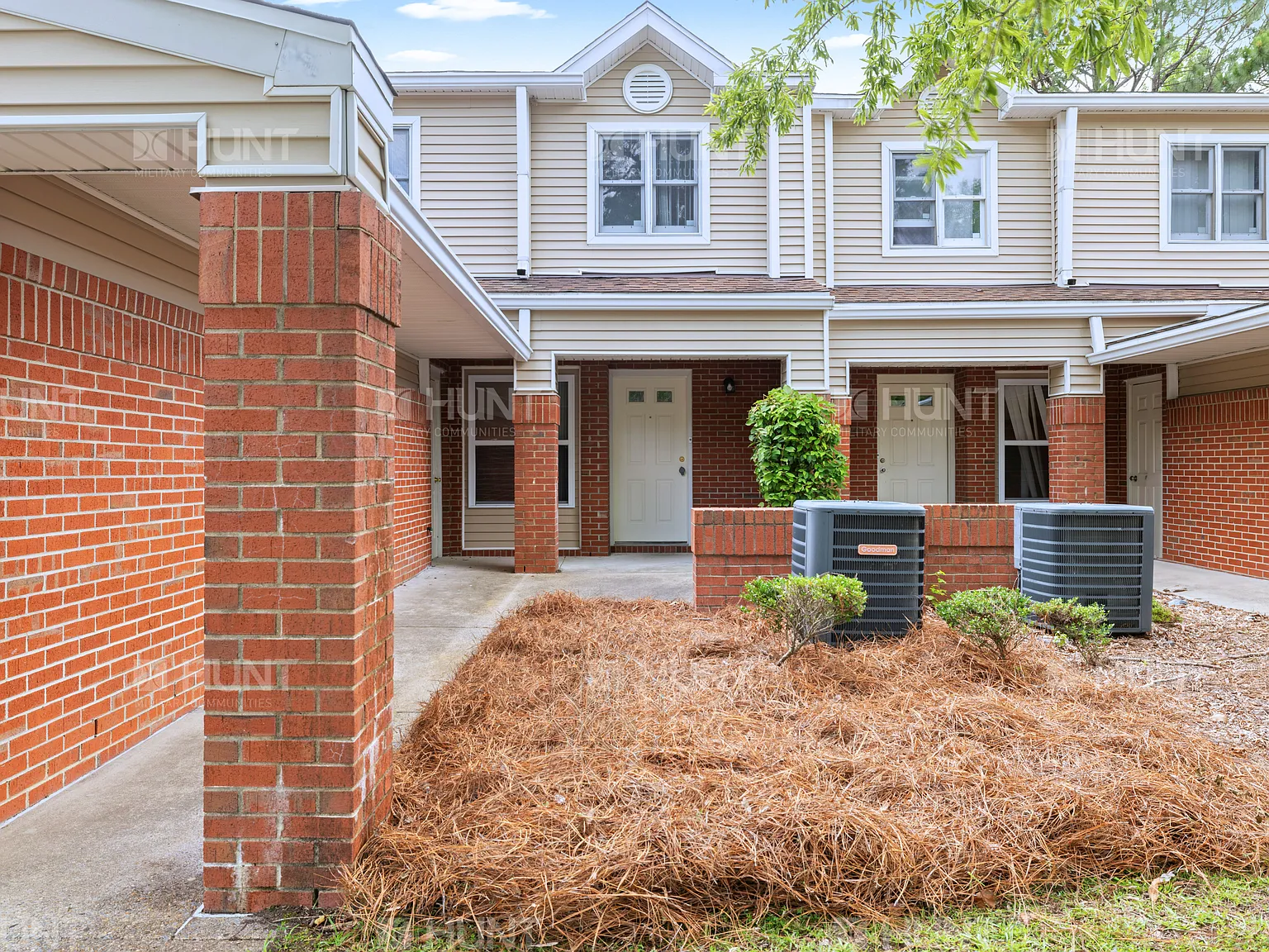 4 bed, 2.5 bath, 1612 sqft, $1,700 — Photo 2