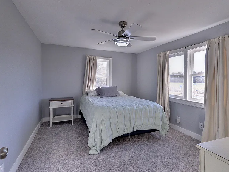 7331 Farmers Dr — Photo 17