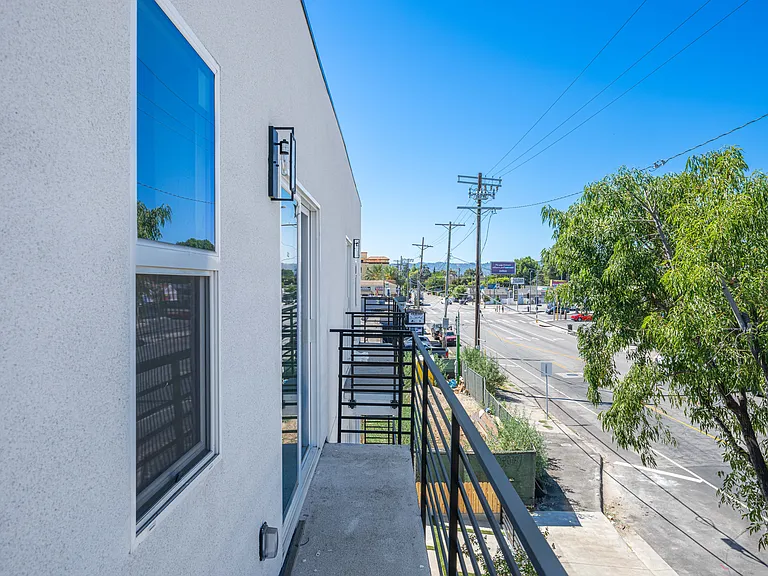 6830 Hazeltine Ave — Photo 20