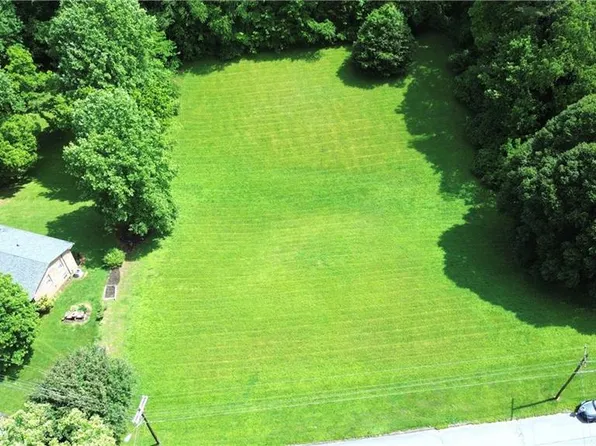 Pinnix St, Jonesville, NC 28642