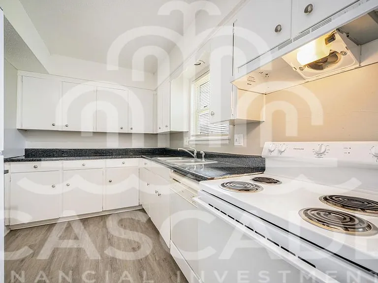 108 N Chestnut St #A — Photo 5