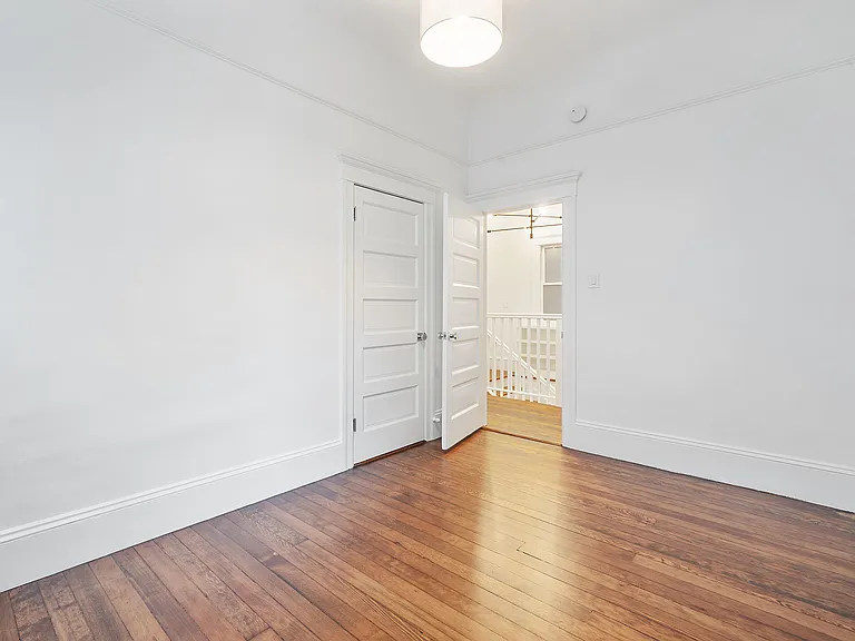 547 Union St — Photo 7