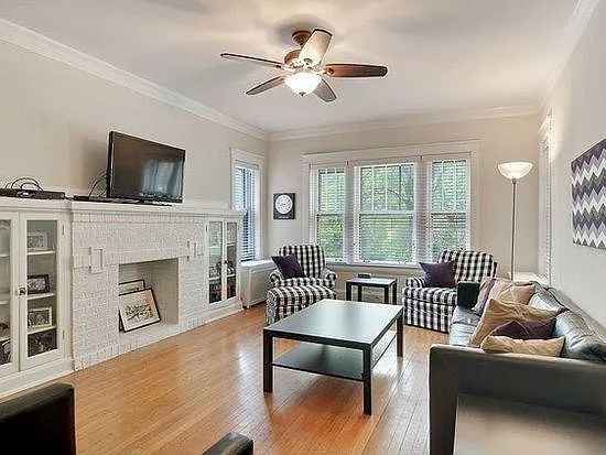 861 W Fletcher St #1 — Photo 4