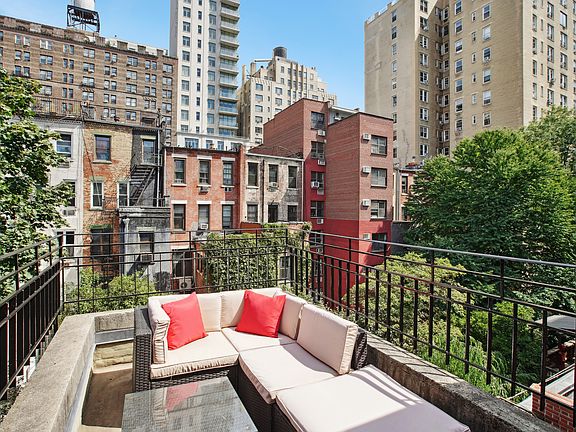 5th image of 31 W 95th St APT 2R