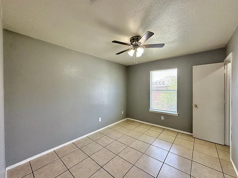 1704 Spring Rose Cir — Photo 49