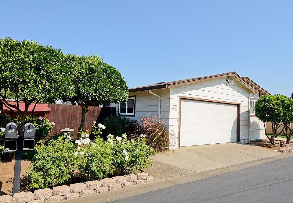 1st image of 235 Autumn Ln #235