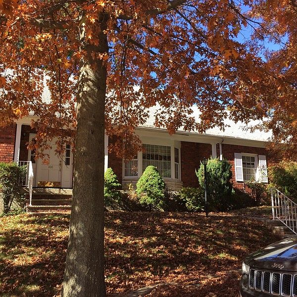 1st image of 33 Madigan Pl