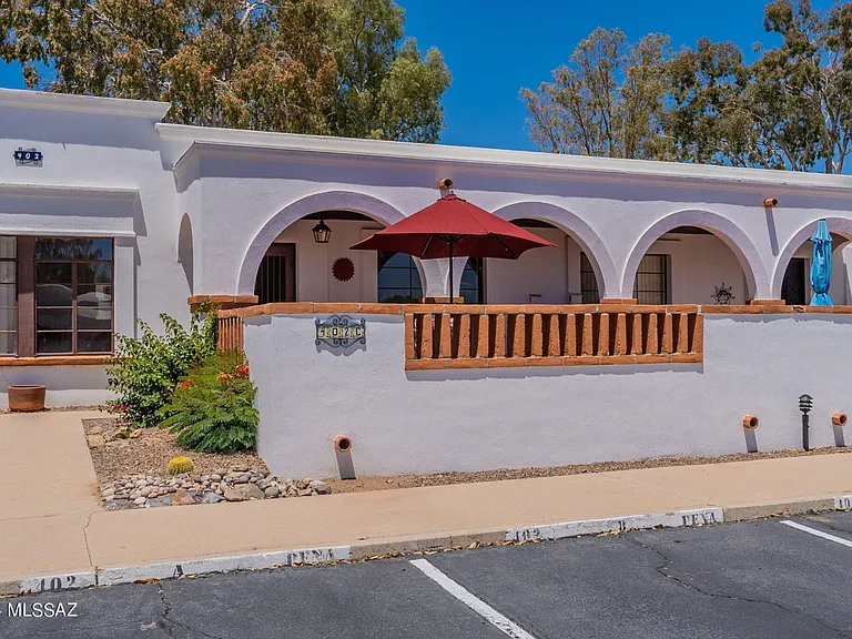 402 S Paseo Pena #C — Photo 1