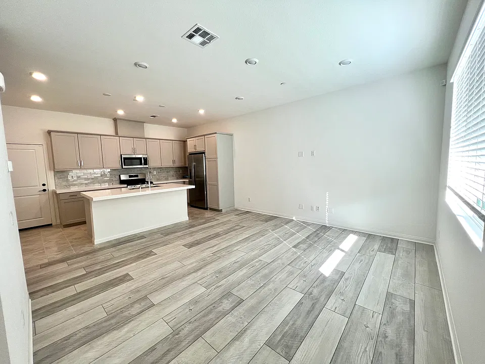 2122 Bluestone Cir
