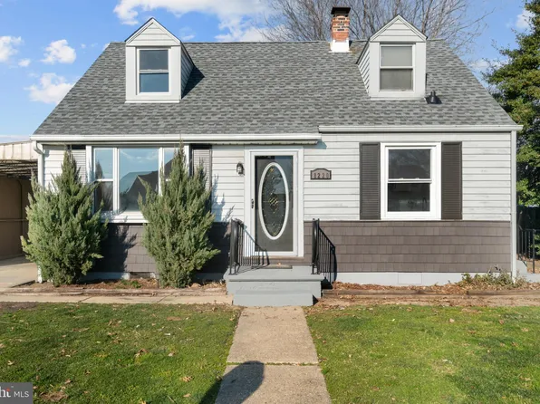 8220 Watersedge Rd, Dundalk, MD 21222