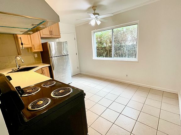 3rd image of 815 S Grant St #1