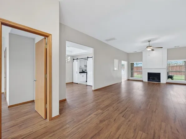 12127 SW 4th St, Yukon, OK 73099