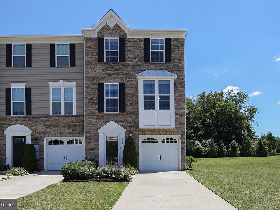 1st image of 144 Village Green Ln