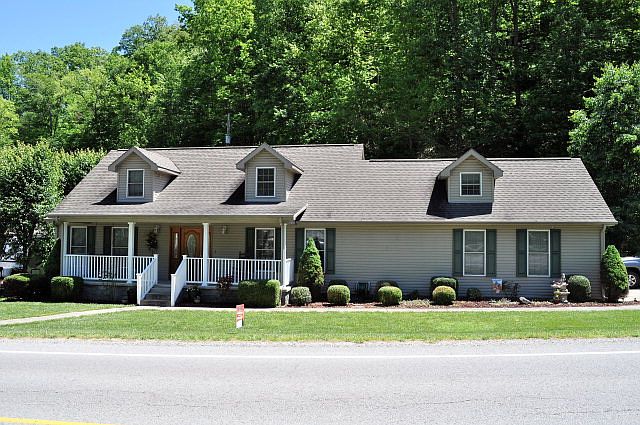 1st image of 223 Cedar Hills Dr