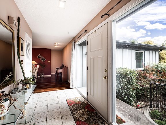 5th image of 2213 Timberlake Dr