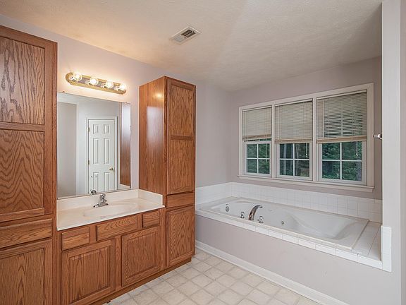 3rd image of 6376 Dawes Dr