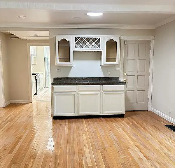 6815 Hampton Dr — Photo 4