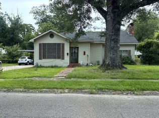 406 S 10th St, Oakdale, LA 71463