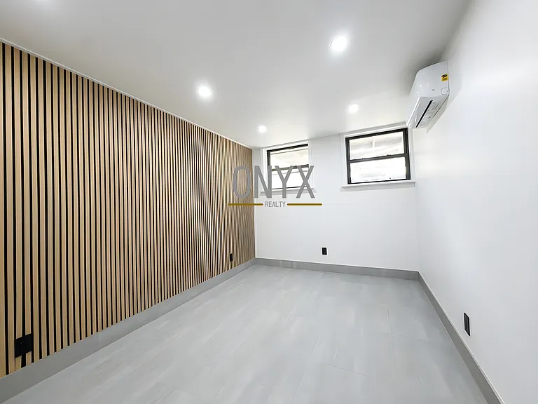 6084 Catalpa Ave #B — Photo 15