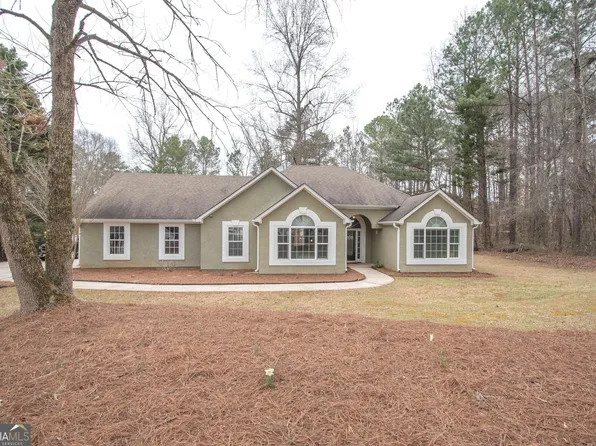 97 Barrington Ridge Ct, Sharpsburg, GA 30277