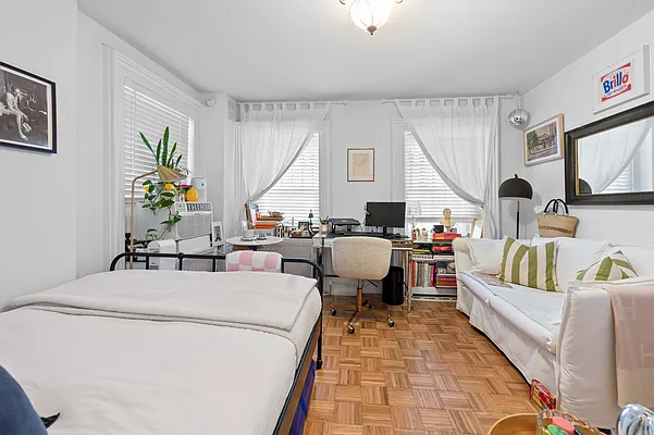 Rented by R New York | media 1