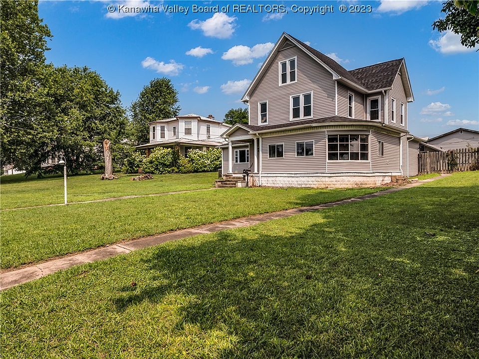 1st image of 2634 Putnam Ave