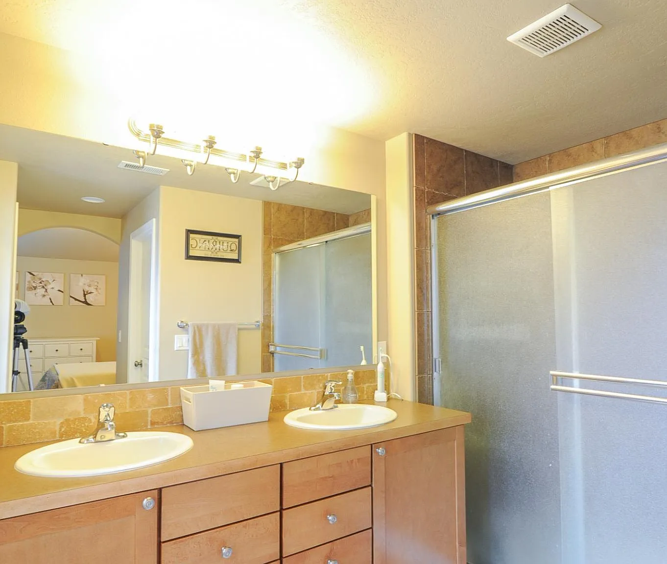 3 bed, 1408 sqft, $2,150 — Photo 4