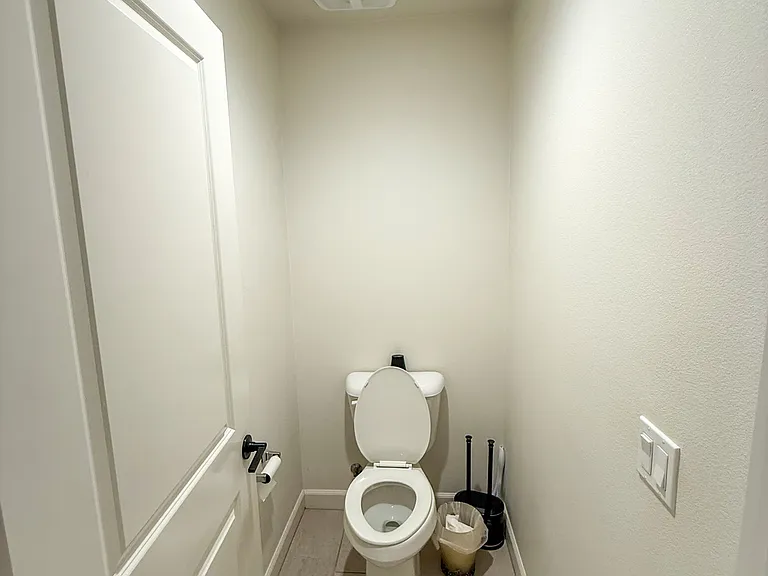 953 Slate St — Photo 11