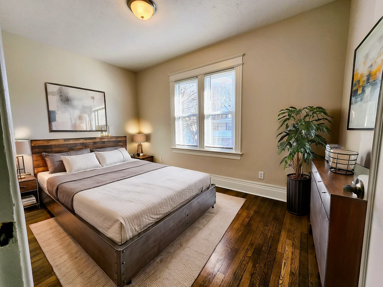 676 Parsells Ave — Photo 3