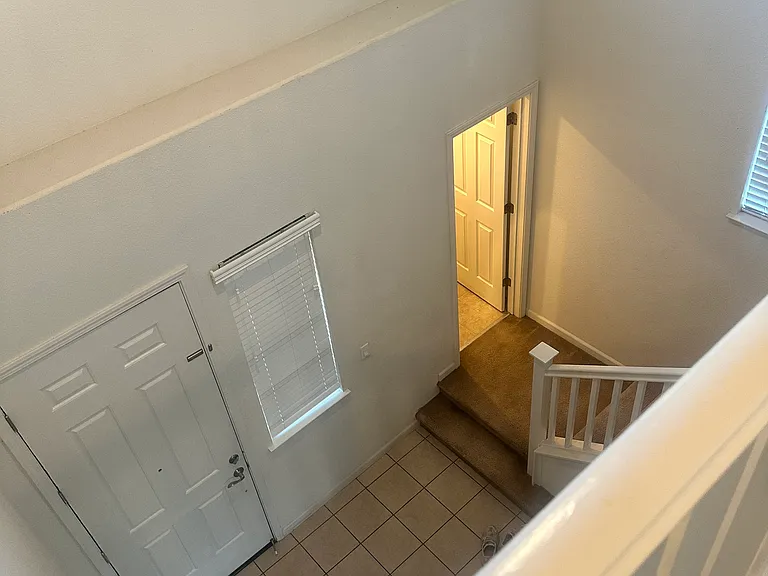 1635 Courtyard Dr — Photo 10