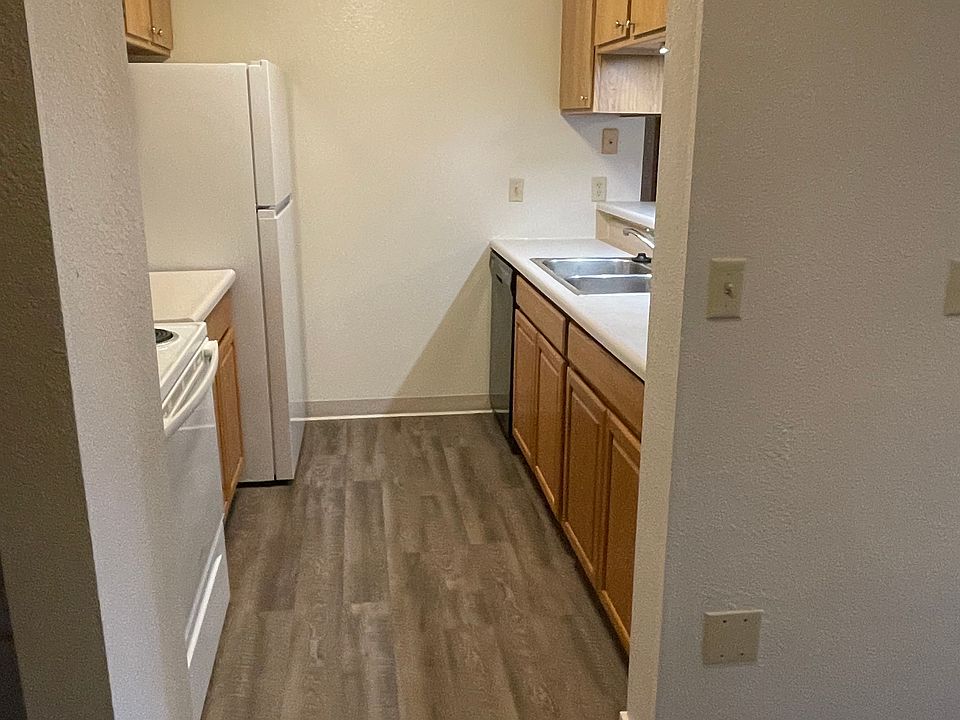 1st image of 1102-1122 City Springs Rd