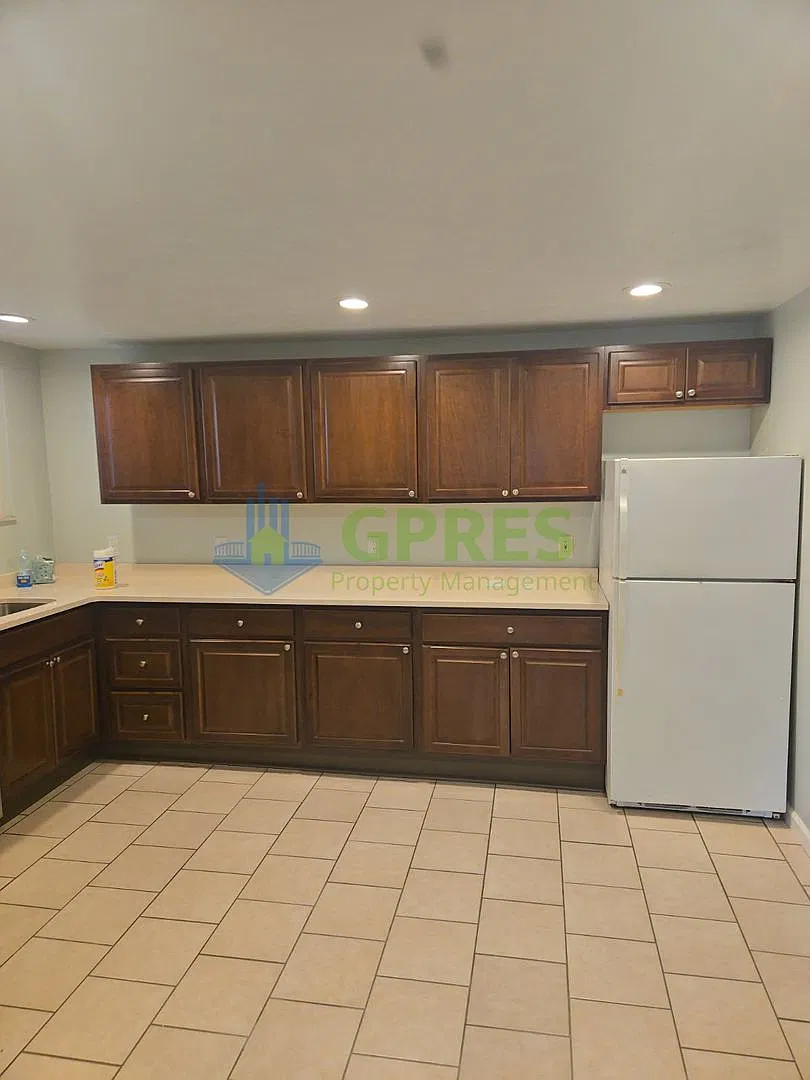 119 E Sherman St — Photo 3