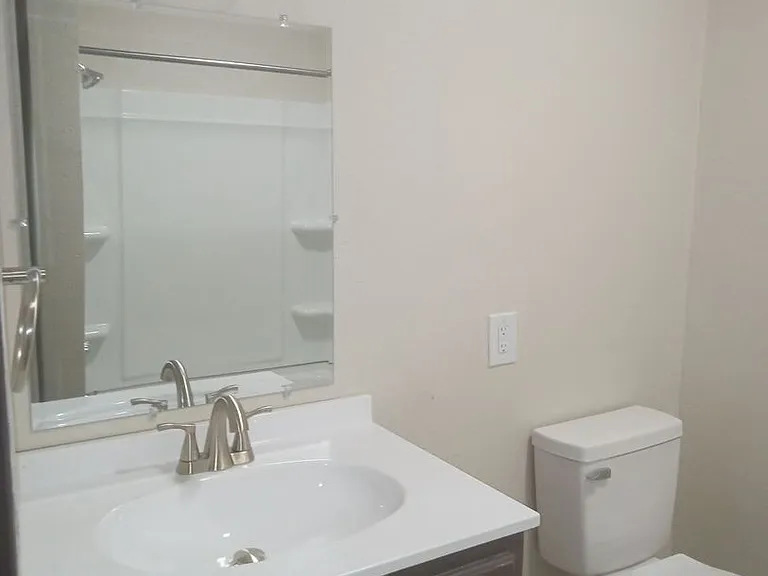 425 Wilson Ln — Photo 18