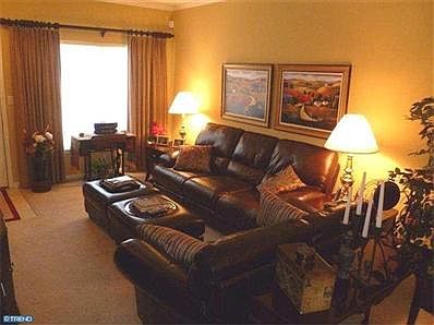 4th image of 248 Gladstone Way