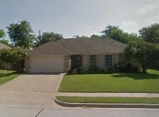 916 Heberle Dr, Burleson, TX 76028