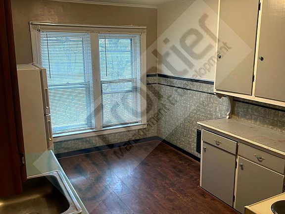 3rd image of 409 Elmwood Ave #3