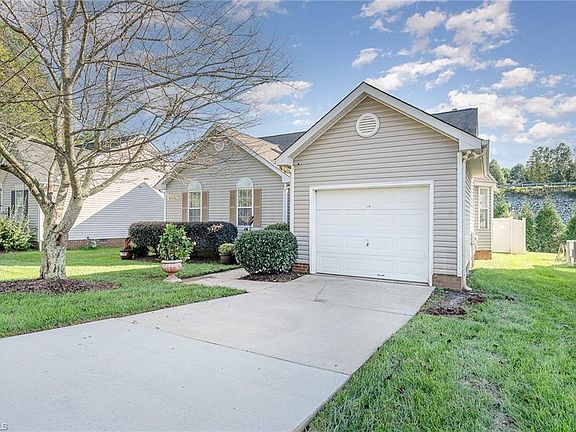 3rd image of 4505 Prestbury Dr