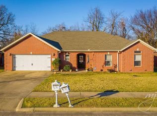 432 Hunter Allen Dr, Springdale, AR 72764