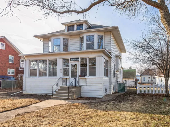 710 N 7th St, Rochelle, IL 61068