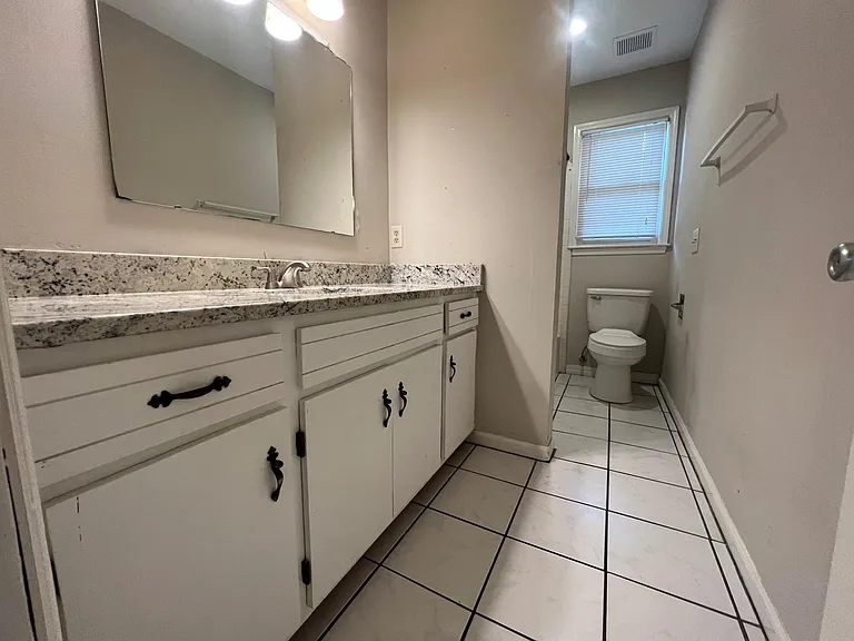 809 Robin Hood Trl — Photo 4
