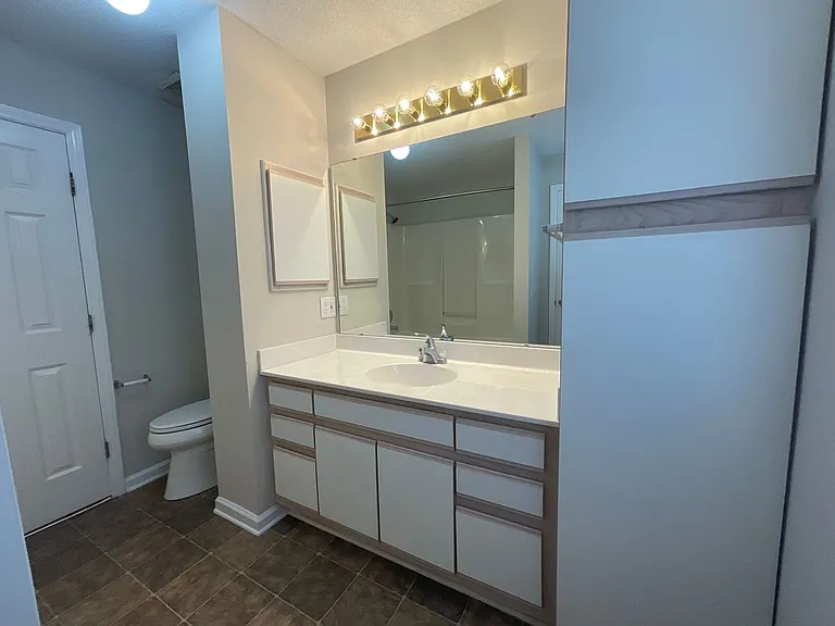 Meridian Park Apartments — Photo 46