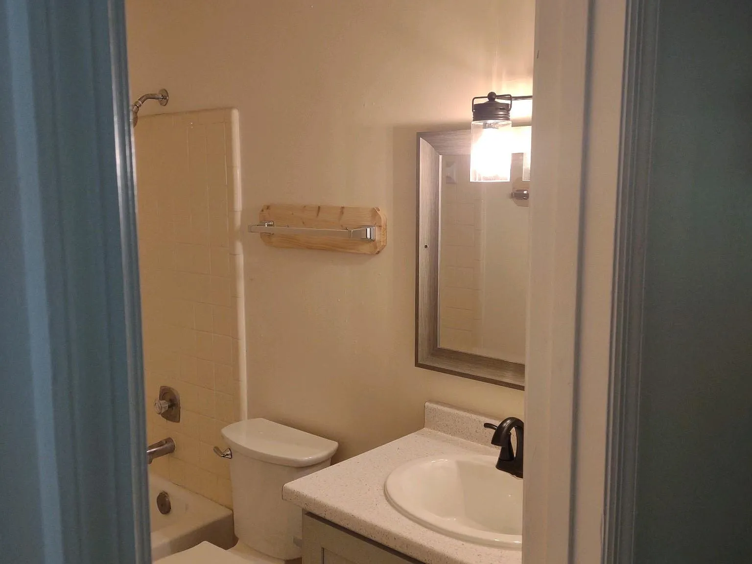 2 bed, 900 sqft, $1,200 — Photo 4