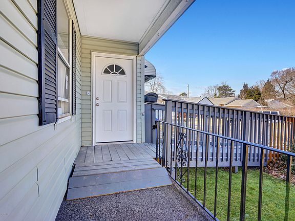 4th image of 18 Sweet William Ct