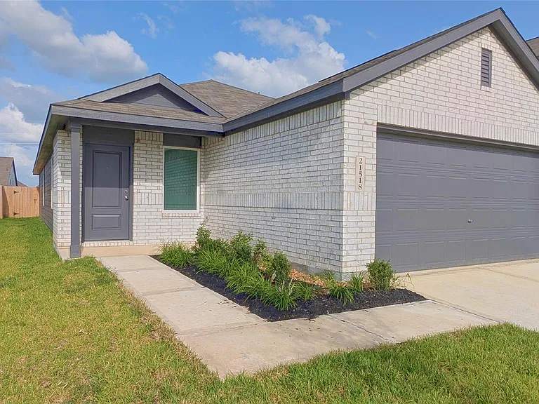 21518 Willow River Canyon Ln — Photo 2