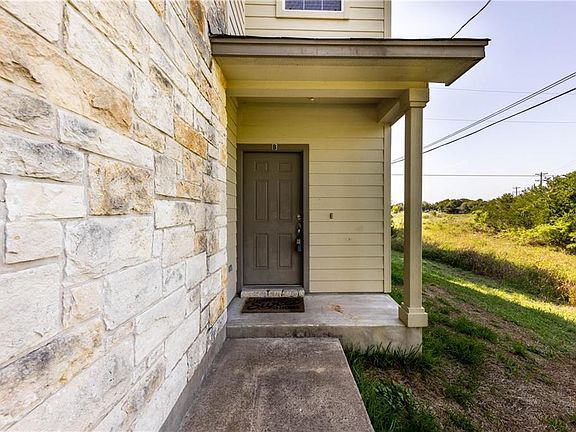 2nd image of 2903 Whisper Oaks Ln