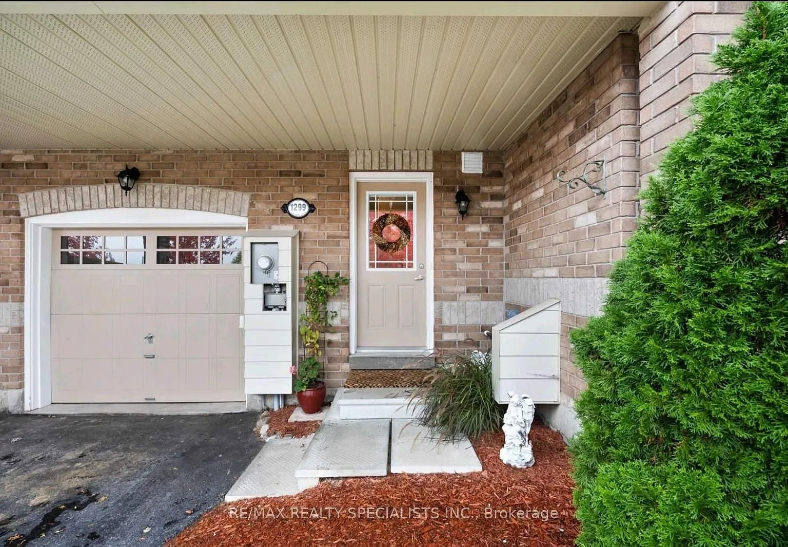 3 bed, $2,800 — Photo 2