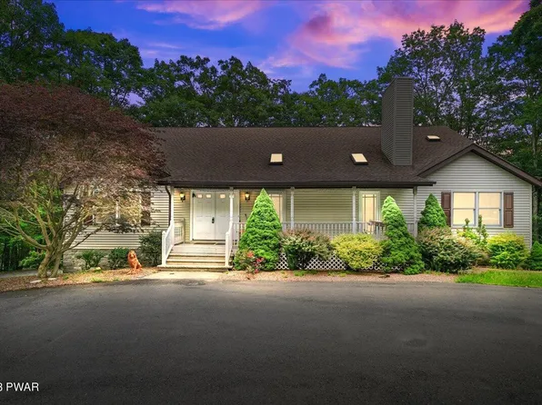 125 Cottonwood Dr, Hawley, PA 18428