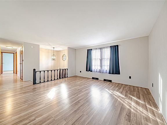 5th image of 1113 Bennett Ave